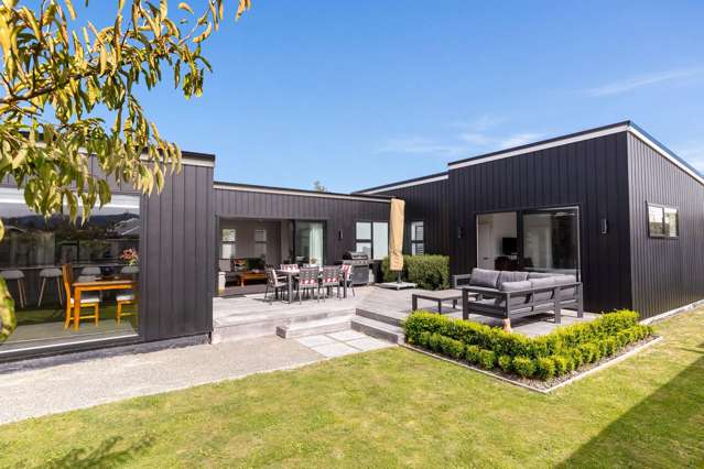 Modern comfort just steps from Greytown Village
