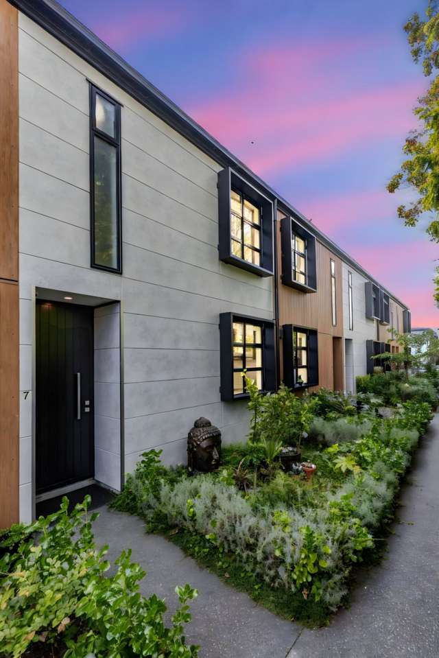 Pristine Home In The Zone | No Body Corp