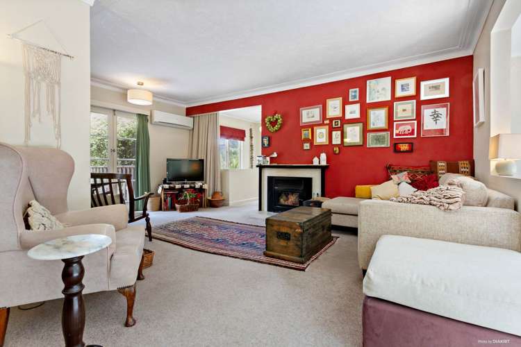 10 York Road Titirangi_1