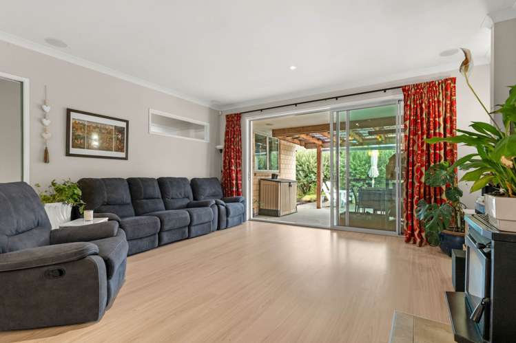 6 Horsley Grove Pyes Pa_6