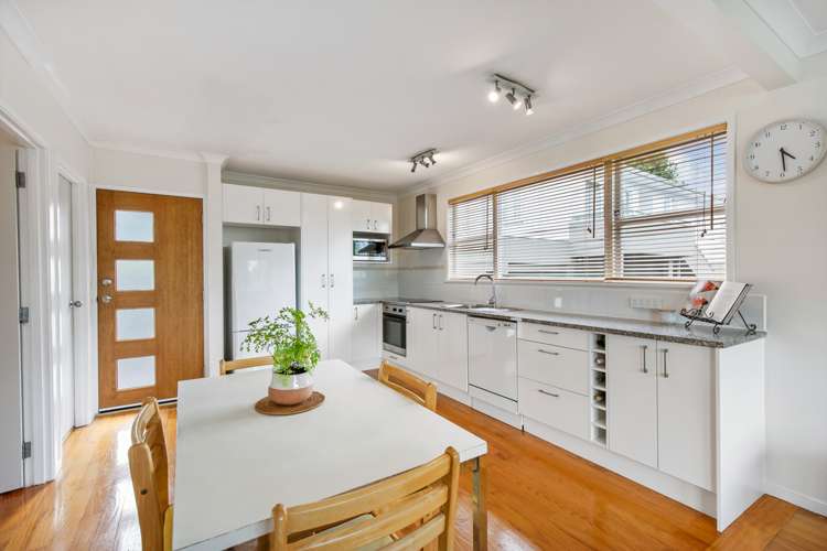 44 Lauderdale Road Birkdale_5