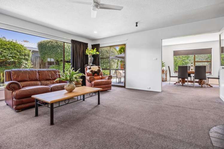 22 Regency Crescent Redwood_9