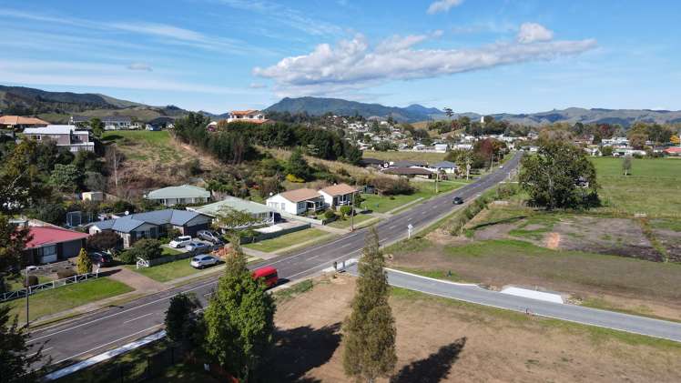 87 Norwood Road Paeroa_7