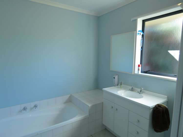 1298 Stanley Road Elgin_19