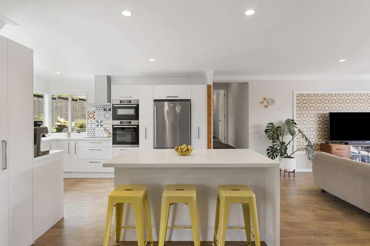 54 Kuripaka Crescent_3