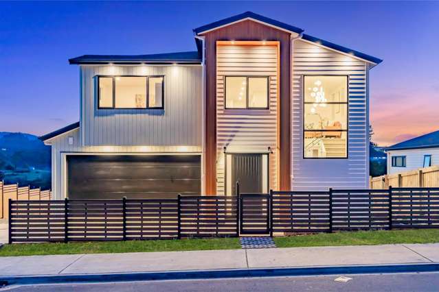 Brand New 6 Bed, 3 Lounge Multigen Gem