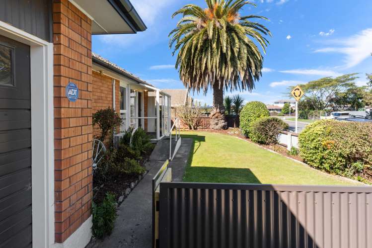 2/4 Lomax Place Islington_22