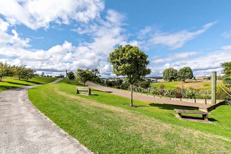 8 Lieshout Way Pukekohe_14