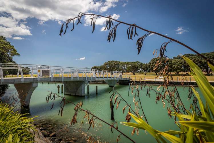 2/72 Heathcote Road Castor Bay_27