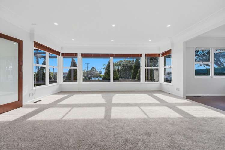 143 Riddell Road 1670_9
