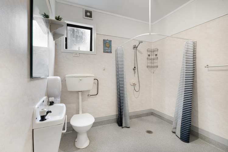 305 Main Road Tairua_21