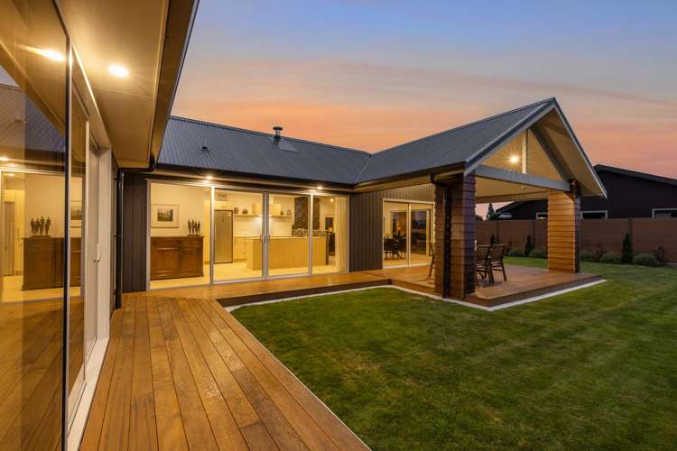 25 Phoenix Palms Grove Levin_26