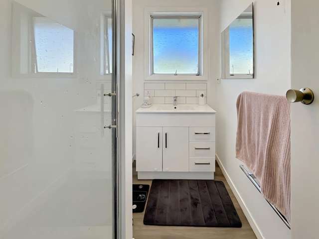 2/32 Creek Road 1383_4