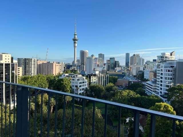 Great outlook quiet 2 bedroom inner city apartment