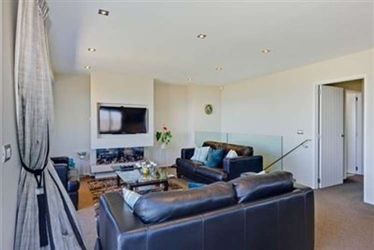 2/91 Aberdeen Road Castor Bay_7