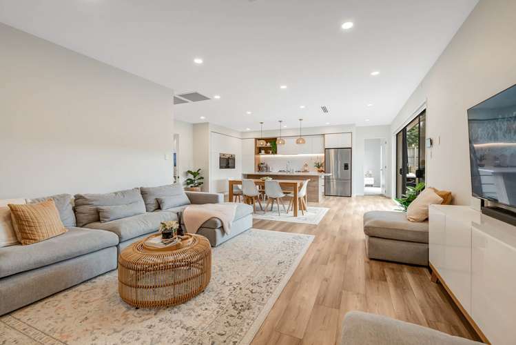 13 Surf View Crescent Red Beach_8