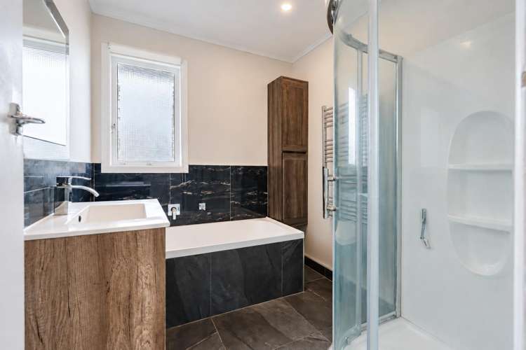 6 Parkdale Place Glenview_13