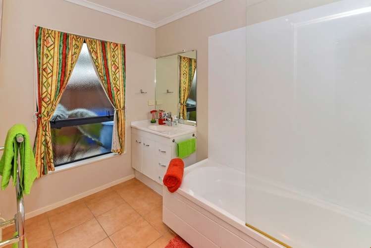 9 Croftview Road Wattle Downs_16