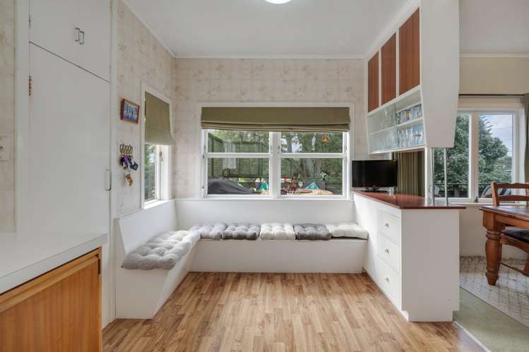 67 Beach Road Mellons Bay_13