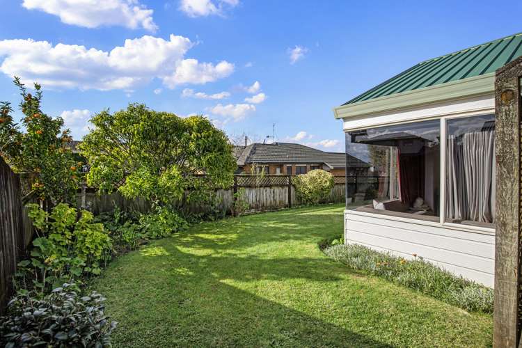 64 Sunnyhills Avenue Glenview_17