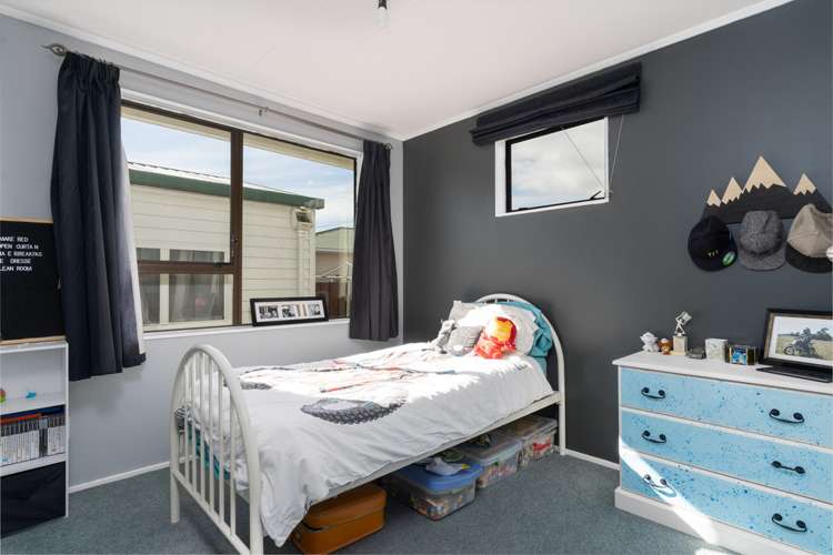 13 Alton Grove Masterton_9