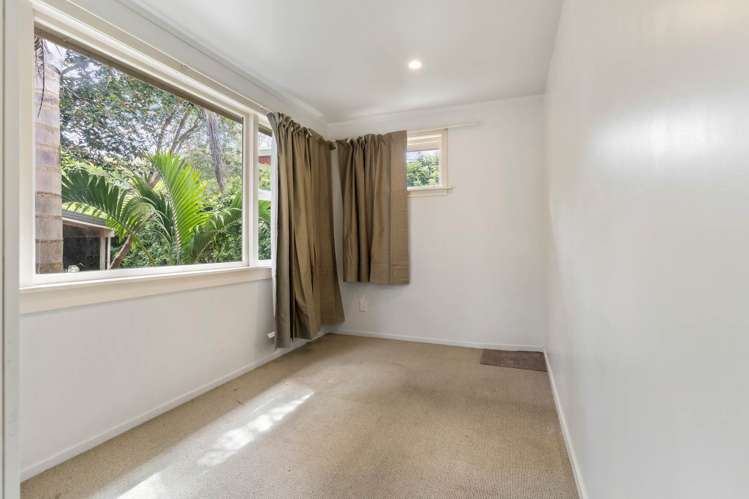 18 Triangle Road Massey_6