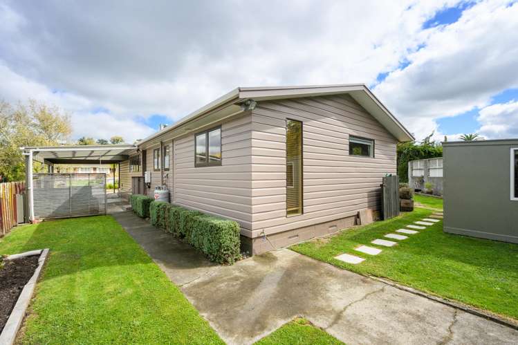 8 Dalzien Place Feilding_24