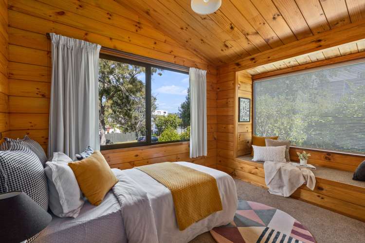 2 Morlie Place Torbay_13