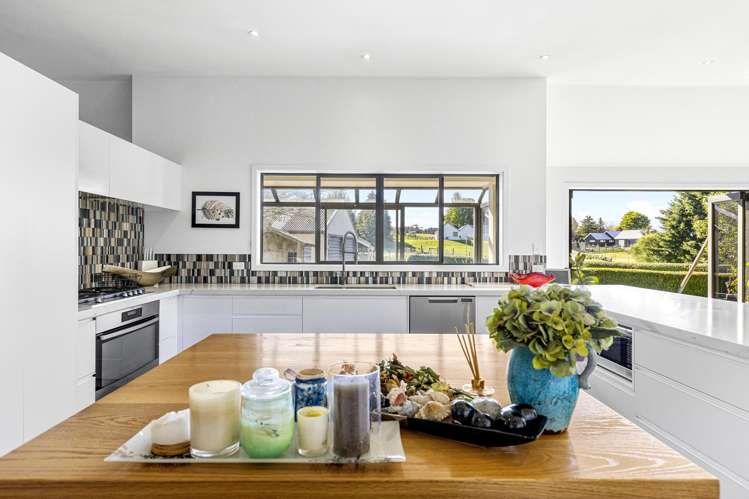 214 Mapara Road Acacia Bay_13