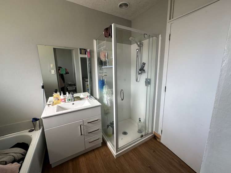 17b Leonie Place Aranui_8