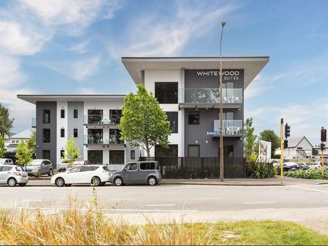 Executive Fully Furnished Apartment in Stylish Whitewood Complex