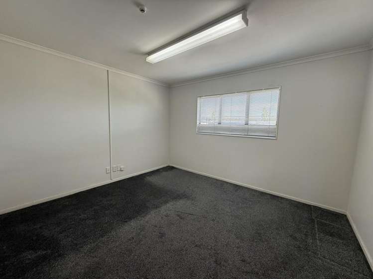 80 Main road Kumeu_7