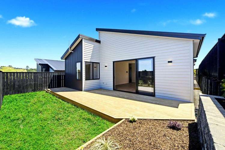 76 Huanui Drive Orewa_17