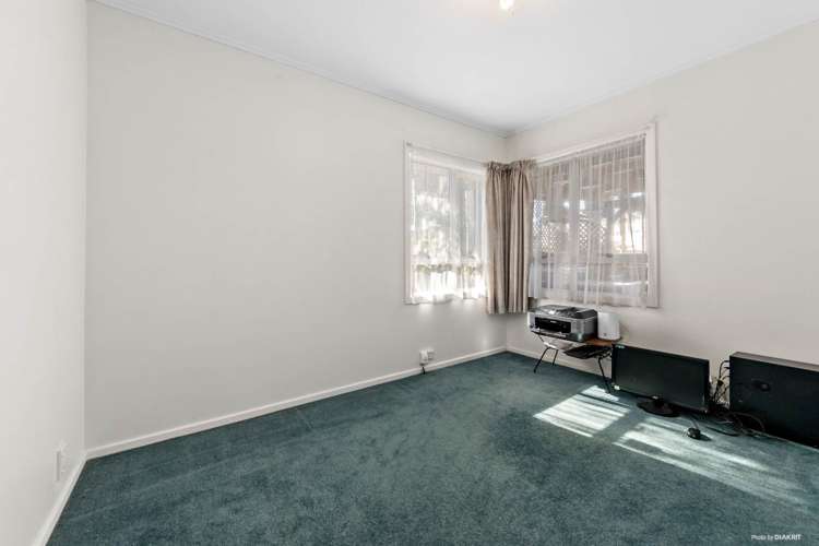 13 Gladfield Lane Te Atatu Peninsula_12