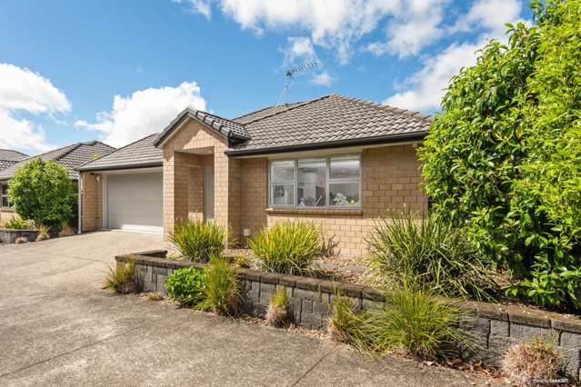 Act Fast – Rare Single-Level Enclave Living