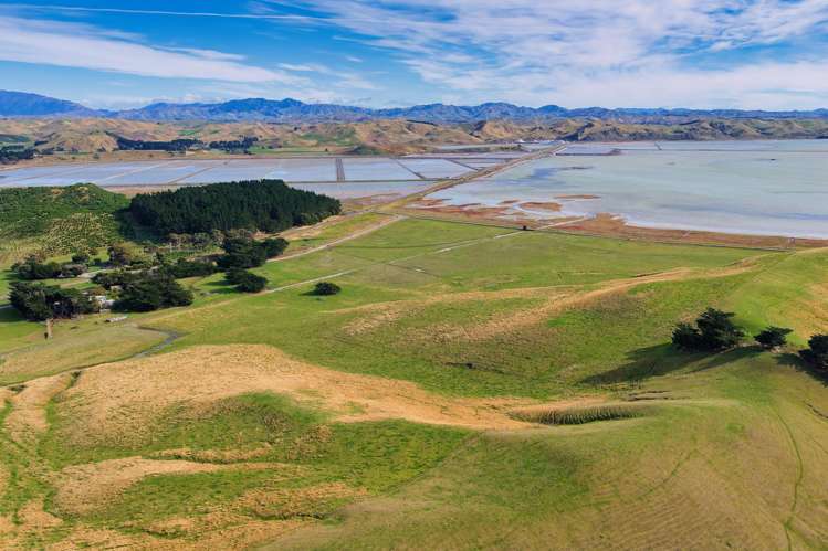 Corner Marfells Beach and Clifford Roads Lake Grassmere_5