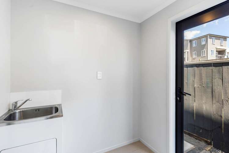 16 Hirimate Place Flat Bush_25