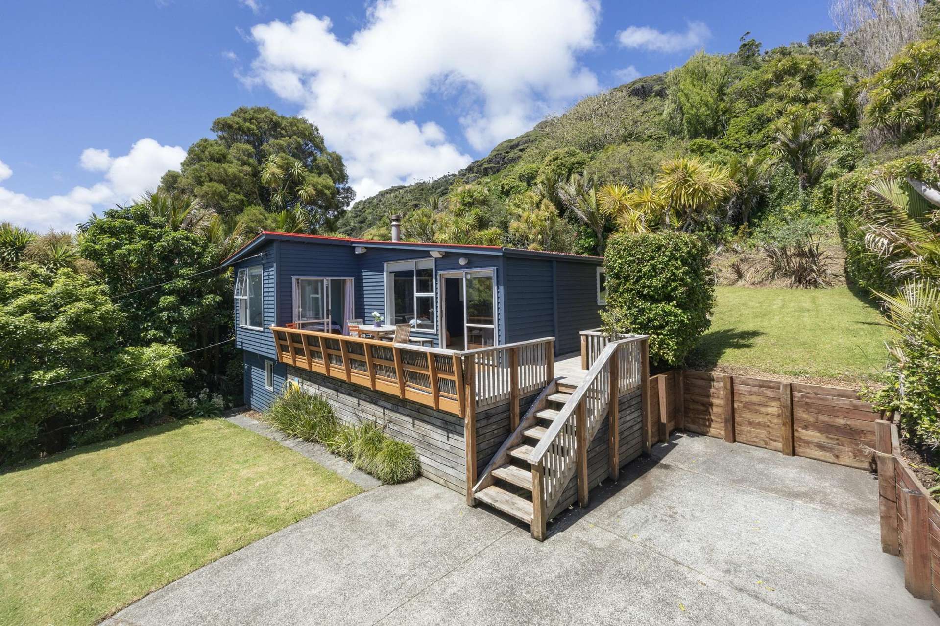 30 Piha Road Piha_0