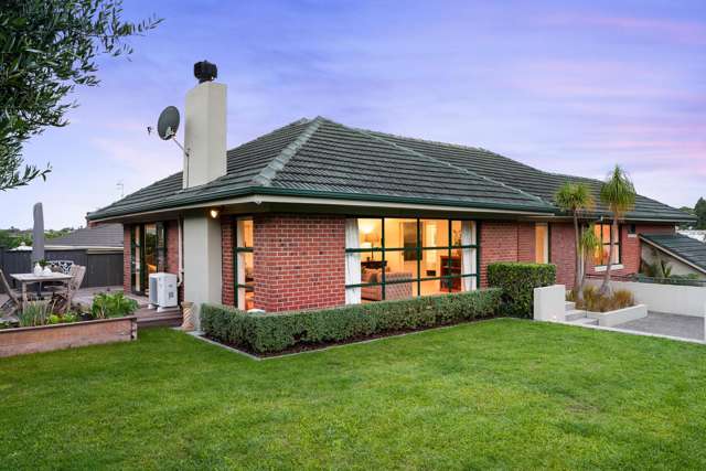 Solid brick & tile – immaculate family home