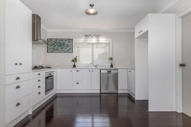 19 Kakariki Grove Waikanae_8