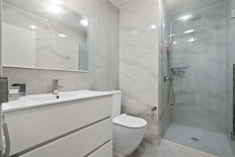 10 Karoro Road Flat Bush_10