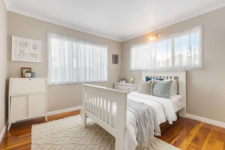 103 Beach Road Mellons Bay_9