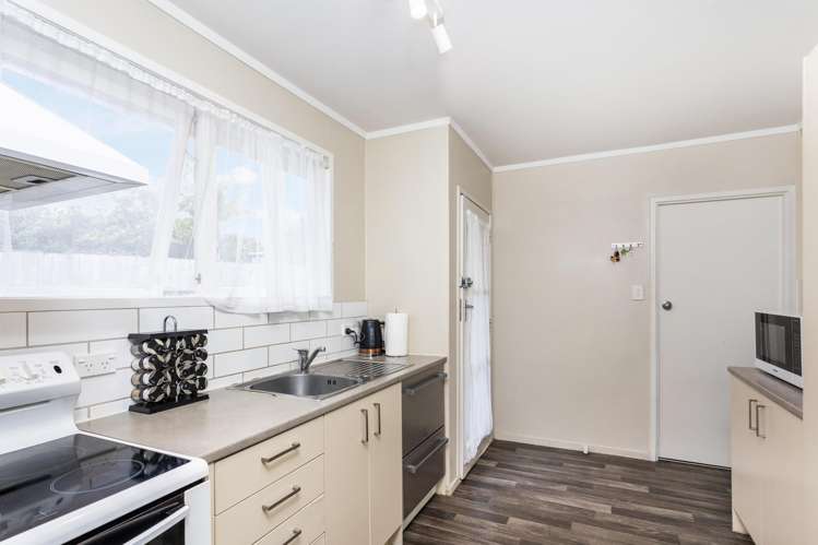 42 & 42A Vina Place Massey_6