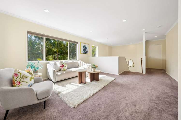 12 Oakford Park Crescent Greenhithe_16