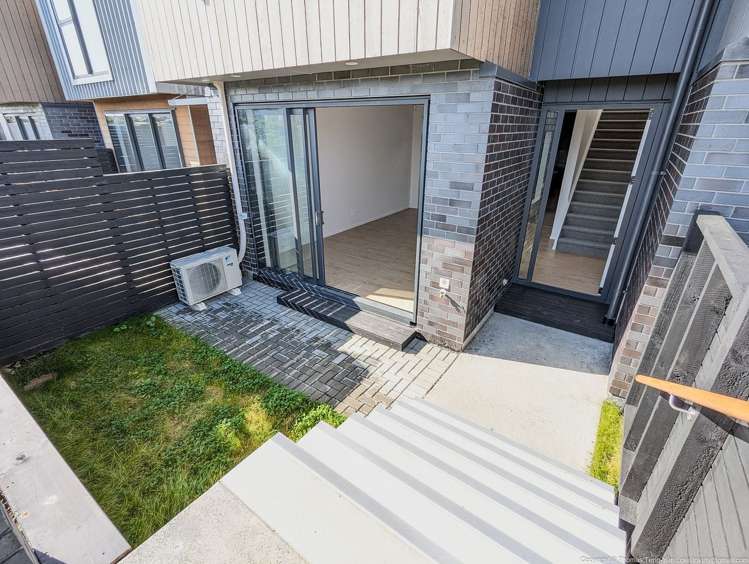 65 Bearing Parade Long Bay_18