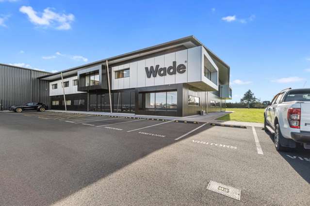 Exceptional office space with 15 car parks