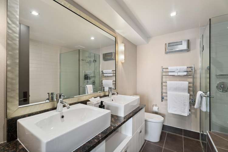 3/15 Kerry Drive Queenstown Hill_15