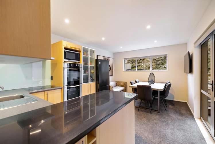 2B Vancouver Drive Queenstown_7