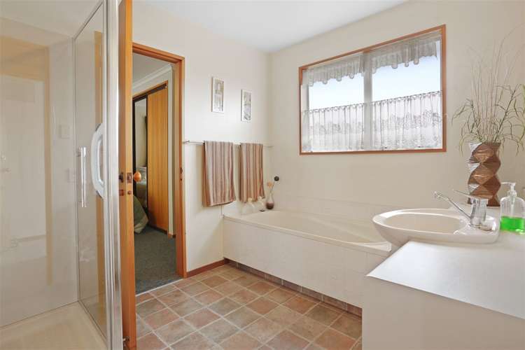 16 Bella Rosa Drive Hei Hei_10