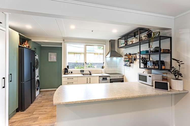 7 Graham Grove Waikanae_3